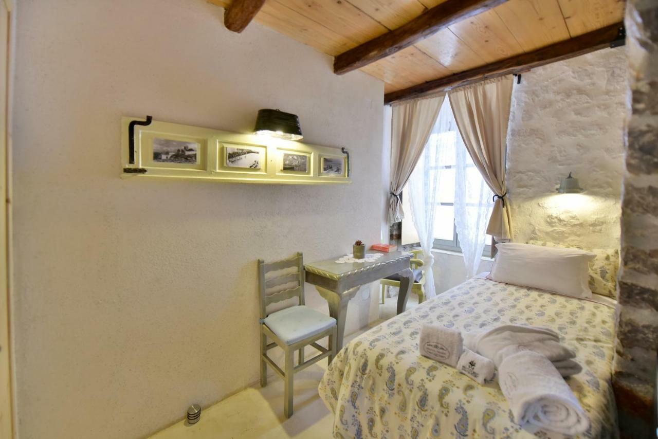 Mastoris Mansion Hotel Hidra Exterior foto